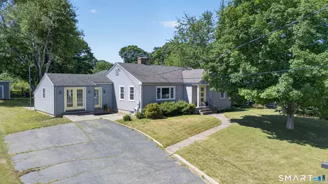 74 Palmer St, Pawcatuck, CT 06379