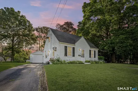 108 Bedford Ave, East Hartford, CT 06118