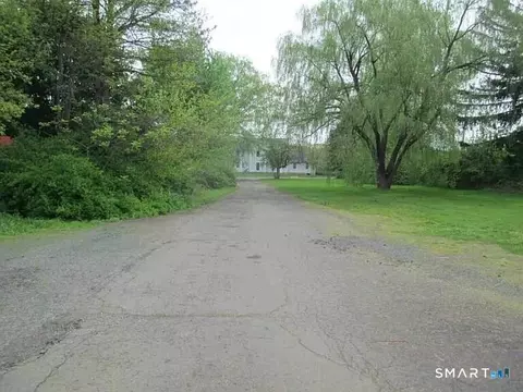 995 N Farms Rd, Wallingford, CT 06492