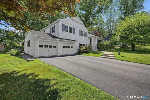4 Ezra Rd, Danbury, CT 06811
