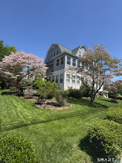 290-292 Grandview Ter, Hartford, CT 06114
