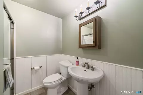 Bath - 26 Corbin Rd, Hamden, CT 06517 photo 1 of 8