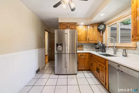 Kitchen - 26 Corbin Rd, Hamden, CT 06517 photo 3 of 4