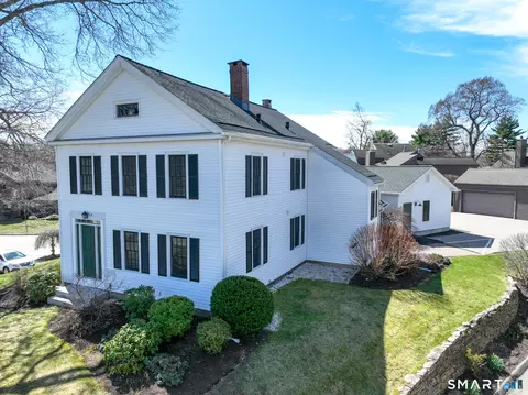 5 Hollister Way N, Glastonbury, CT 06033