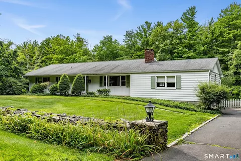18 Great Hill Rd, Newtown, CT 06470