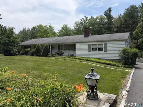 18 Great Hill Rd, Newtown, CT 06470