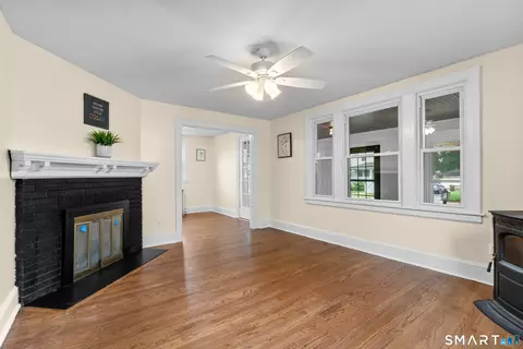 Living - 181 Brimfield Rd, Wethersfield, CT 06109 photo 2 of 4