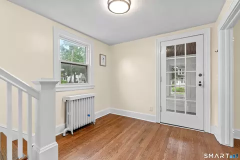Entry Way - 181 Brimfield Rd, Wethersfield, CT 06109 photo 2 of 4