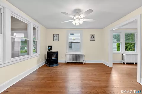 Living - 181 Brimfield Rd, Wethersfield, CT 06109 photo 1 of 4