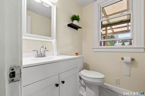 Bath - 181 Brimfield Rd, Wethersfield, CT 06109 photo 1 of 3