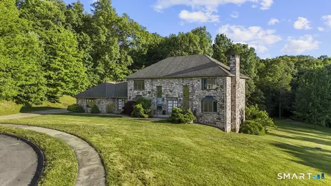 Exterior - 49 Partridge Ln, Middletown, CT 06457 photo 3 of 7