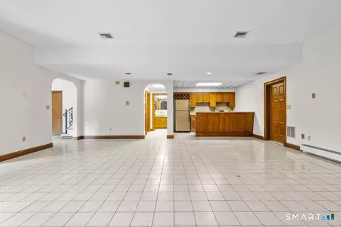 Living - 49 Partridge Ln, Middletown, CT 06457 photo 9 of 9