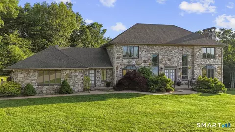 Exterior - 49 Partridge Ln, Middletown, CT 06457 photo 1 of 7