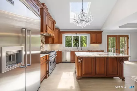 Kitchen - 49 Partridge Ln, Middletown, CT 06457 photo 3 of 3