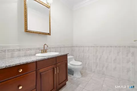 Bath - 49 Partridge Ln, Middletown, CT 06457 photo 1 of 3