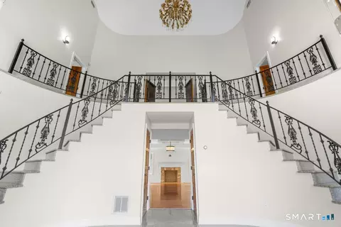 Entry Way - 49 Partridge Ln, Middletown, CT 06457 photo 1 of 2