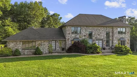 49 Partridge Ln, Middletown, CT 06457