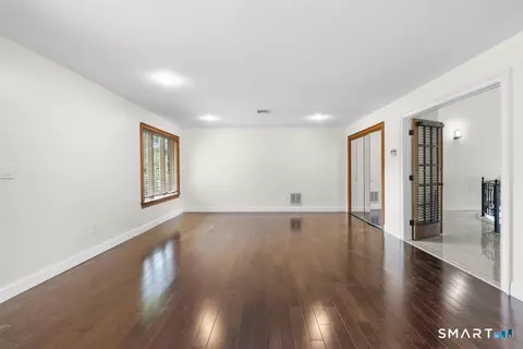 Living - 49 Partridge Ln, Middletown, CT 06457 photo 5 of 9