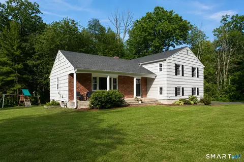8 Lawton Dr, Simsbury, CT 06070