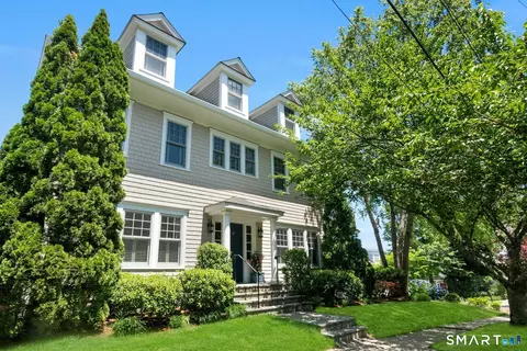 52 Chesterfield Rd, Stamford, CT 06902