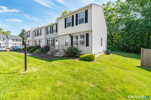 36 Meadowrue Dr #36, Glastonbury, CT 06033