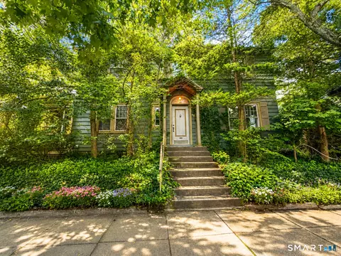972 Elm St, New Haven, CT 06511