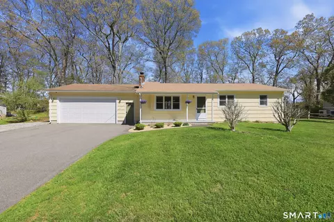14 Cedarwood Ln, Old Saybrook, CT 06475