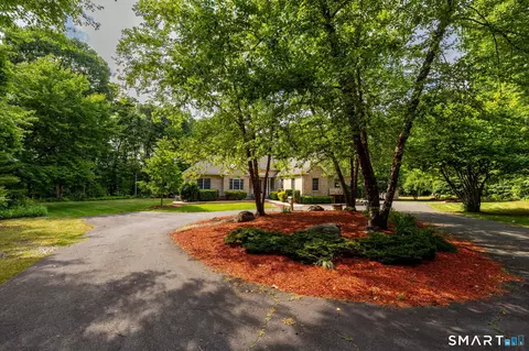 69 Elizabeth Dr, Southington, CT 06489