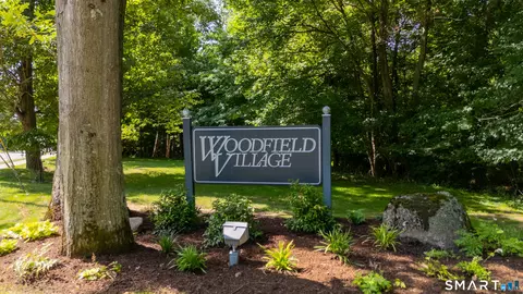 192 Glengarry Rd #192, Fairfield, CT 06825