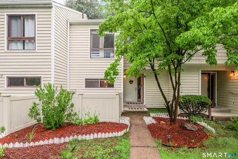 51 Currier Pl #51, Cheshire, CT 06410