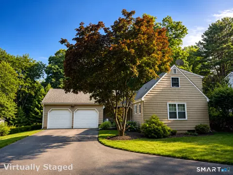 741 Curtiss St, Southington, CT 06489