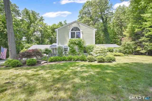 36 Woodside Cir, Simsbury, CT 06070