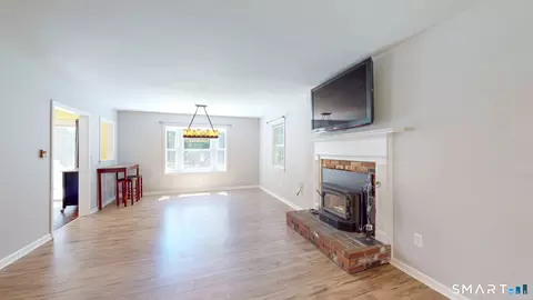 Living - 382 Cold Spring Dr, Westbrook, CT 06498 photo 2 of 3