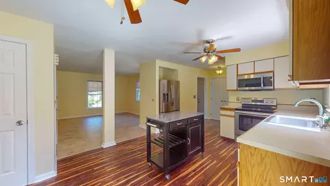 Kitchen - 382 Cold Spring Dr, Westbrook, CT 06498 photo 2 of 5