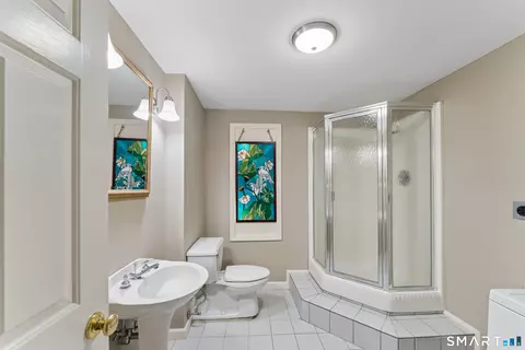 Bath - 8 Horseshoe Ridge Rd, Sandy Hook, CT 06482 photo 5 of 5