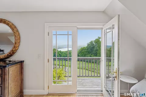 Entry Way - 8 Horseshoe Ridge Rd, Sandy Hook, CT 06482 photo 1 of 1