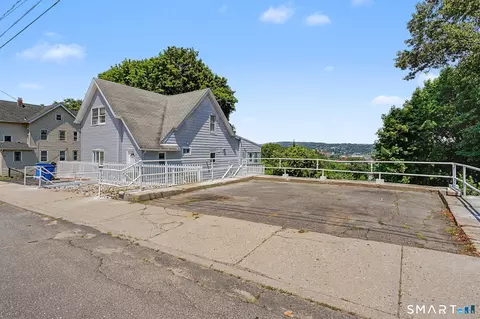 52 Alder St, Waterbury, CT 06708