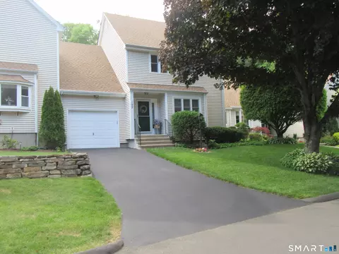 192 Stonehedge Dr #192, Shelton, CT 06484