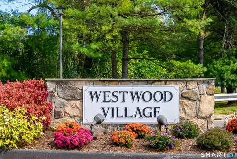 55 Mill Plain Rd #9-2, Danbury, CT 06811