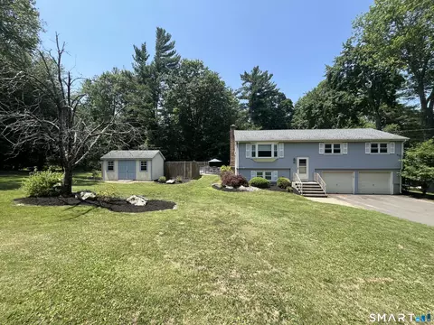52 Willie Cir, Tolland, CT 06084