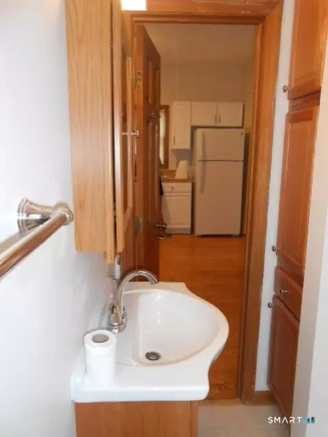 Bath - 36 Central Ave, Hamden, CT 06517 photo 3 of 3
