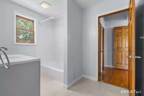 Entry Way - 36 Central Ave, Hamden, CT 06517 photo 2 of 3