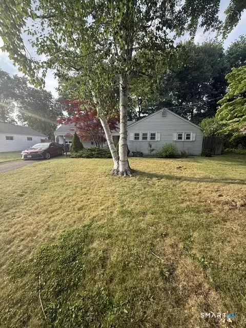 104 Sunset Rd, Newington, CT 06111