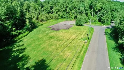 120 Rescue Ln, Bloomfield, CT 06002