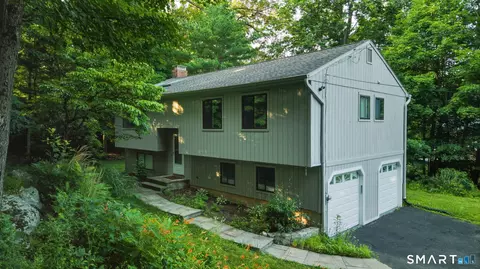 518 Bennetts Farm Rd, Ridgefield, CT 06877