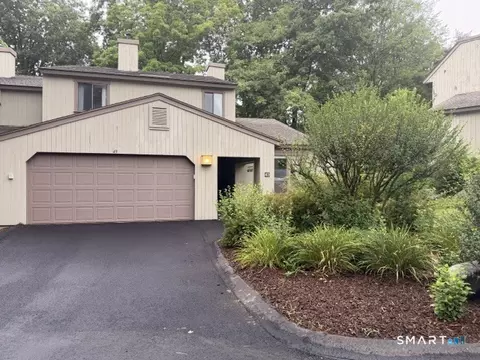 43 Applewood Ln #43, Avon, CT 06001