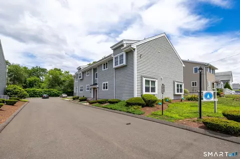 402 Mariners Walk #402, Milford, CT 06460