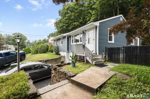 33 Allen Ave, Meriden, CT 06451
