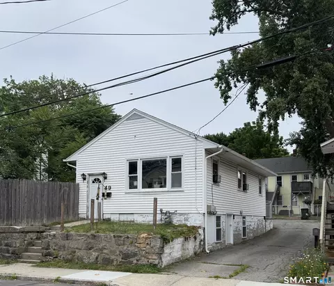 49 Chappell St, New London, CT 06320