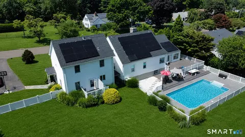 16 Windy Rdg, Trumbull, CT 06611